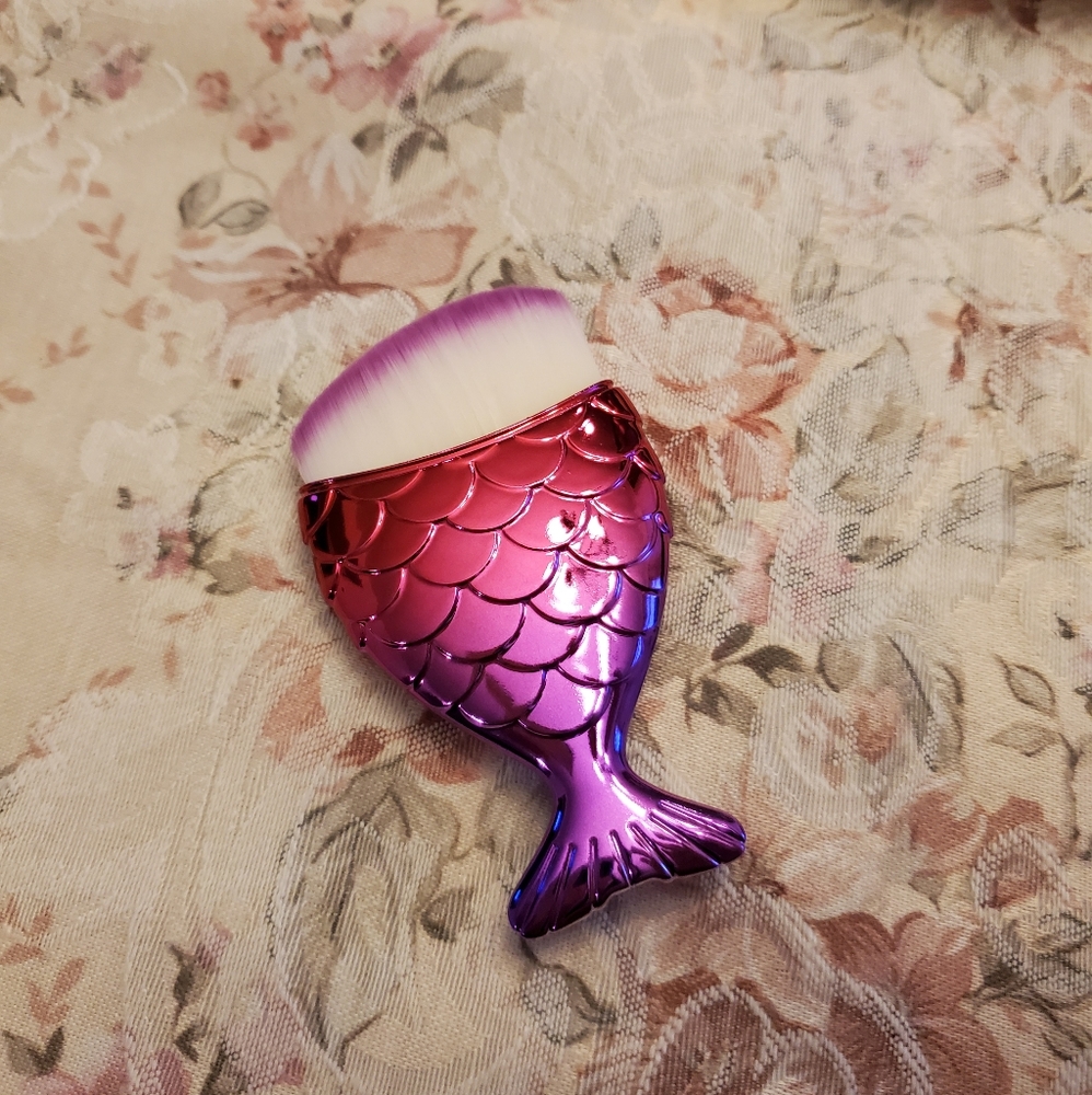 🧜🏼‍♀️❤💜Mermaid angled make up brush - Picture 4 of 5